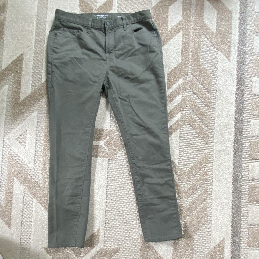 Banana Republic Men’s Travel Jean Athletic Fit, 33x32, Green